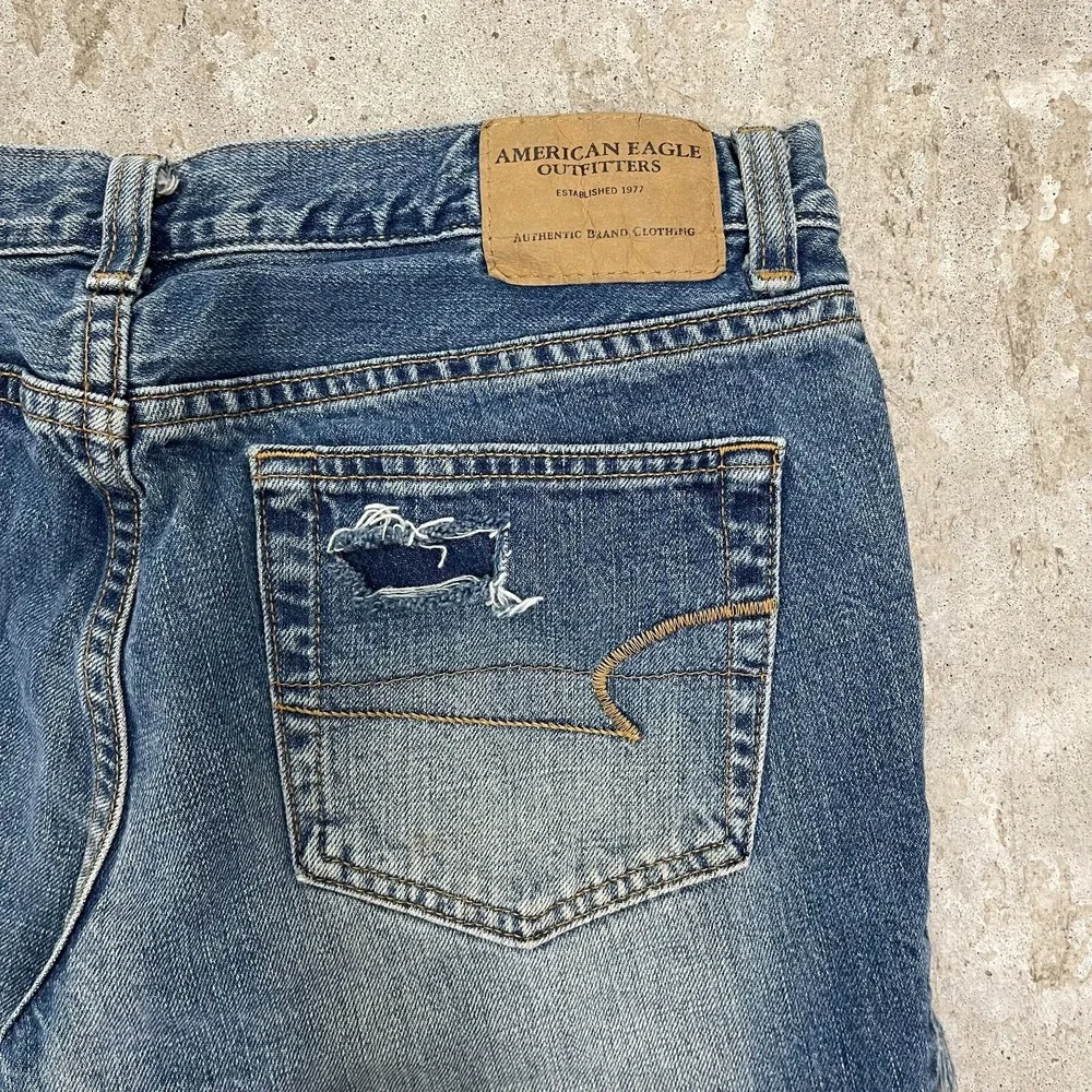 American Eagle Shorts Womens 6 Blue Denim Jean Cut Offs Distressed Slit Y2K Fade